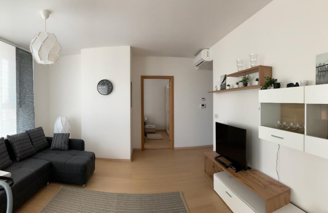 Apartments05 In New Building With Free Parking Panorama City - Amazing View Close To Old Town Bratislava Exterior photo
